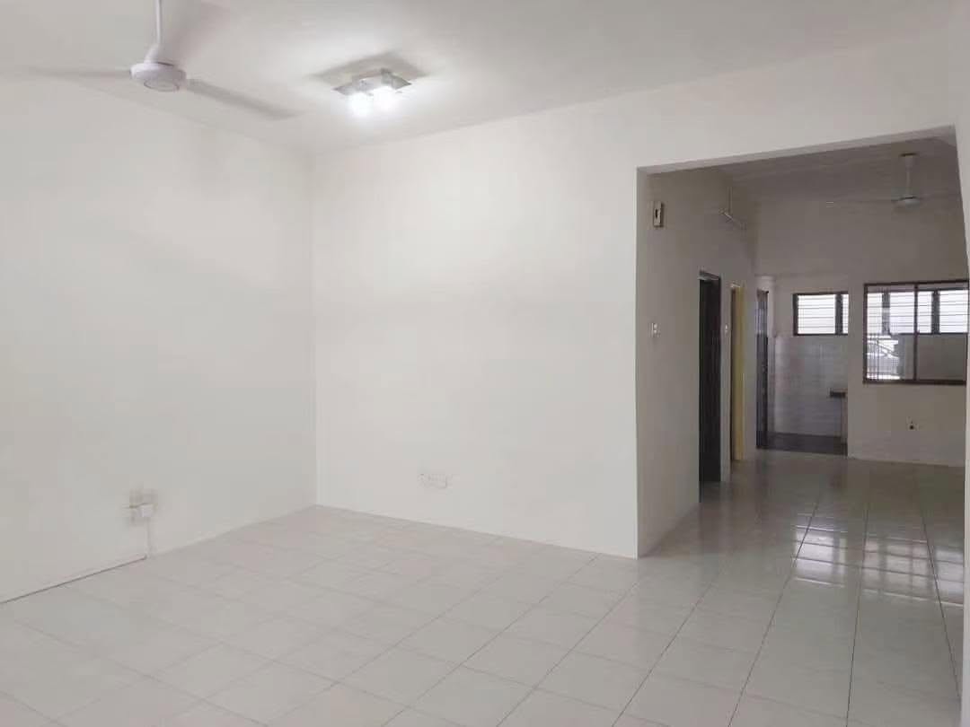Pengkalan Tiara 2 Storey Terrace House For Sale - Image 3