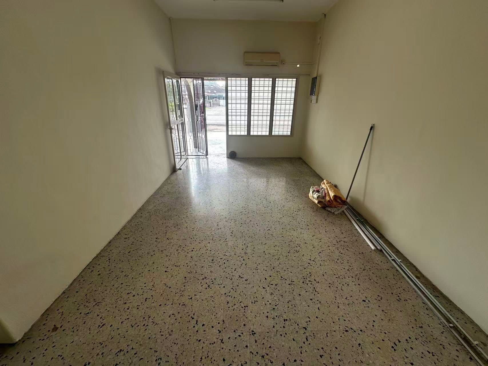 Pasir Puteh Taman Shatin Good Condition Single Storey Houae for Sale Ipoh - Image 3