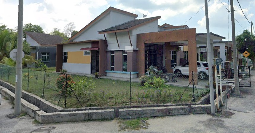 Spacious Corner Semi-D in Tanjung Lumpur - Image 2