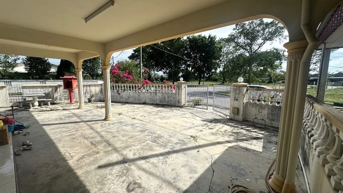 Menglembu Taman Sentosa  Single storey Conner House For sale - Image 2