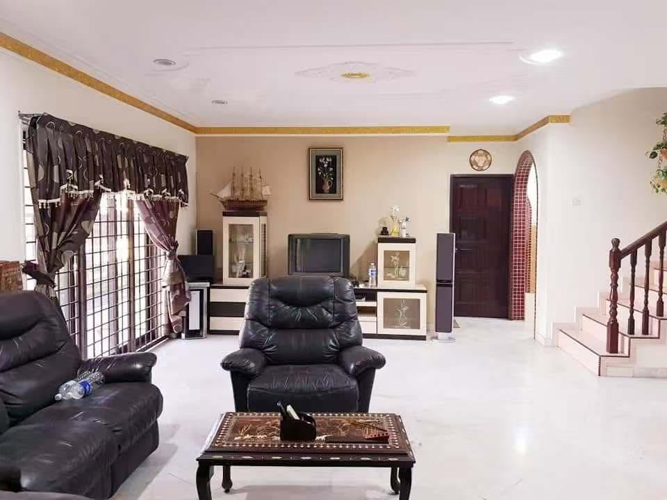 Taman Rishah off Jalan Silibin 2 Storey Corner Semi Detached House For Sale  - Image 4