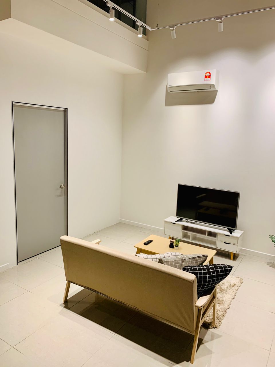 Great Price Freehold Modern Duplex High ROI up to 6% - Image 7