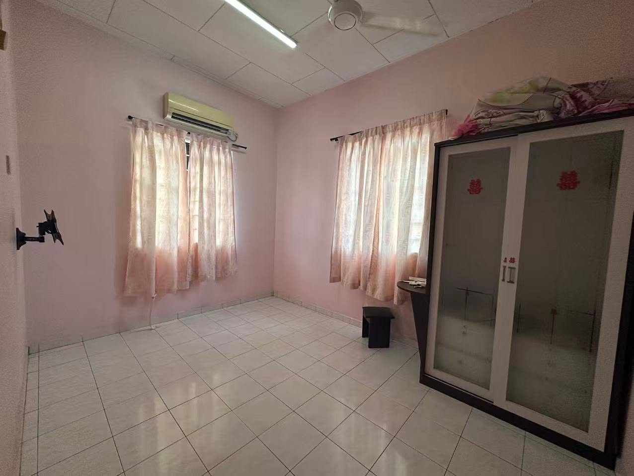 Anjung Bercham Utara 2 Storey Terrace Corner House For Sale - Image 8