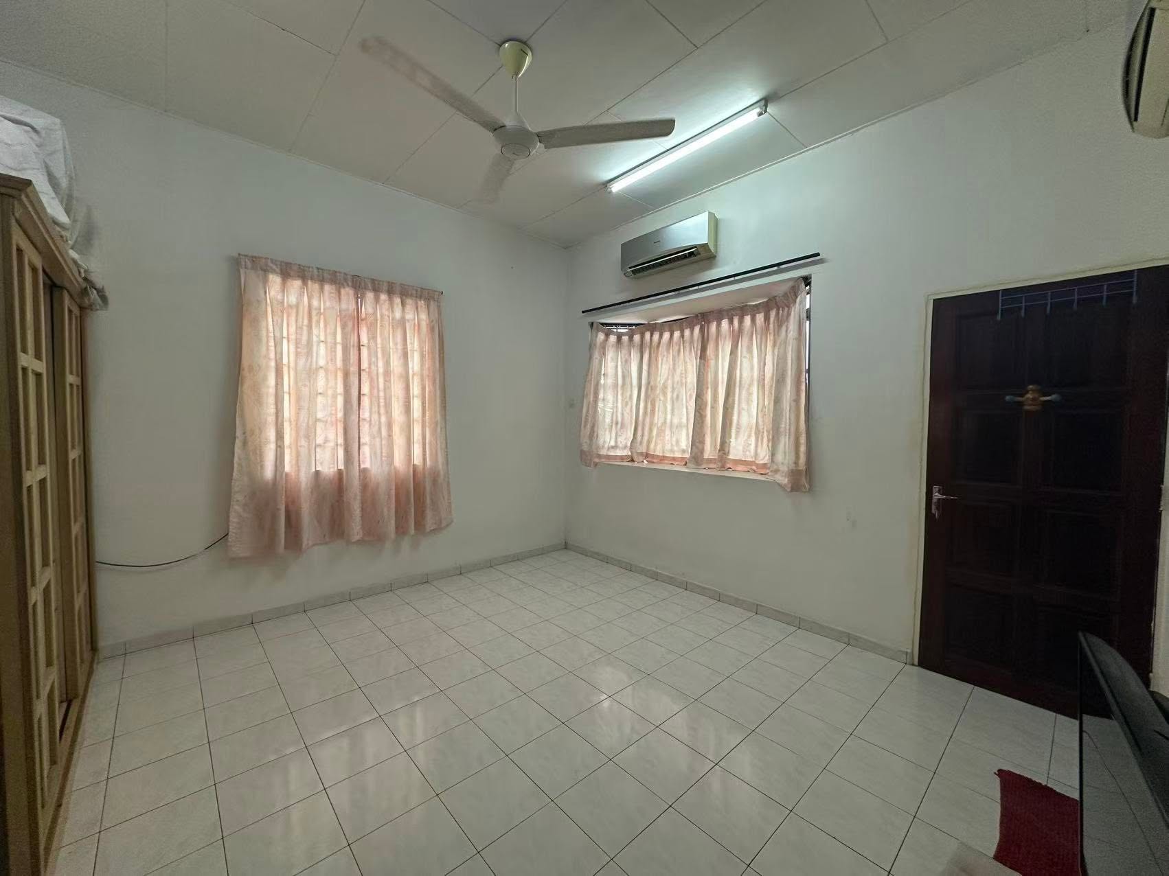 Anjung Bercham Utara 2 Storey Terrace Corner House For Sale - Image 7