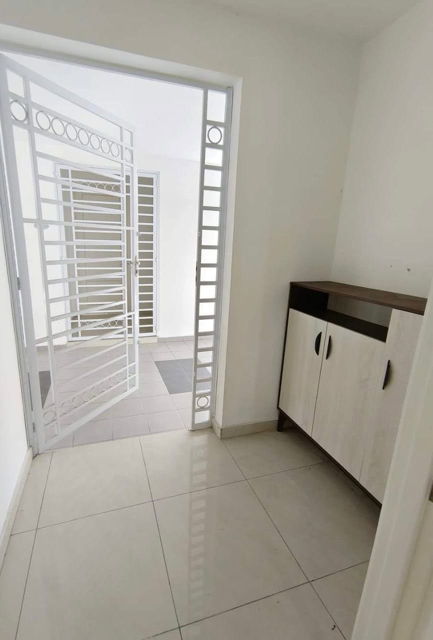 Swimming Pool View Tiger Lane Upper East Condo For Sale - Image 3
