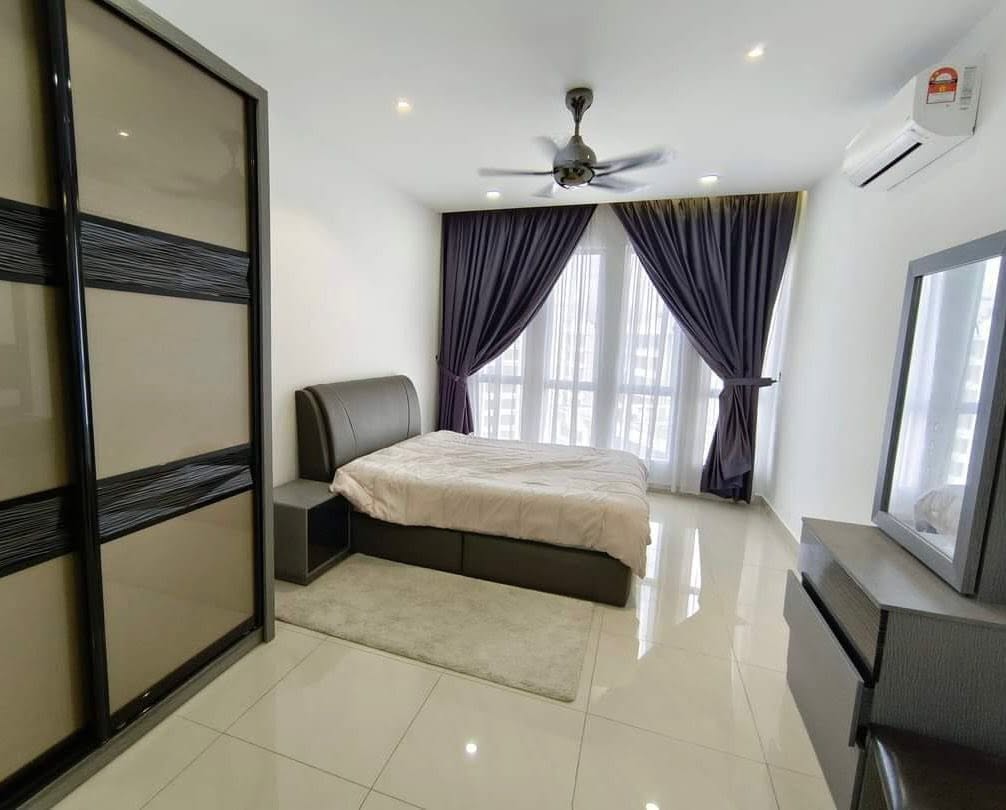 Swimming Pool View Tiger Lane Upper East Condo For Sale - Image 6