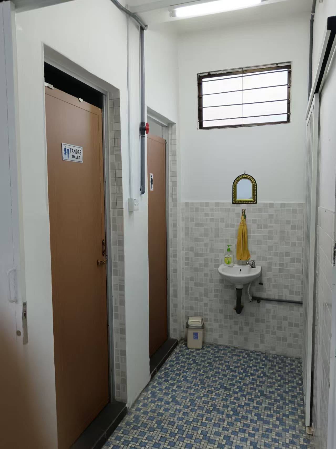 Simee Taman Wah Keong Corner Double Storey House For Sale - Image 11