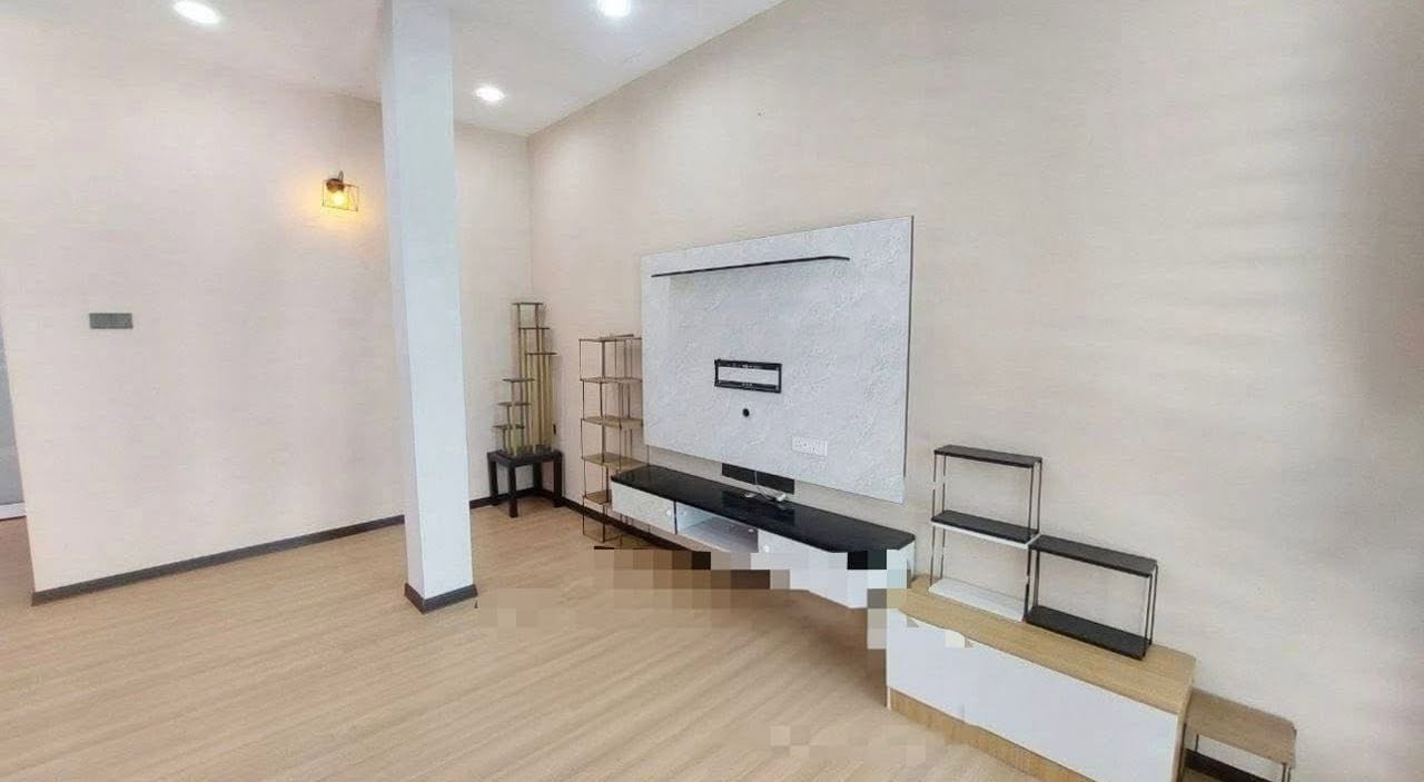 Klebang Mutiara 1.5 Storey Terrace House For Sale - Image 2