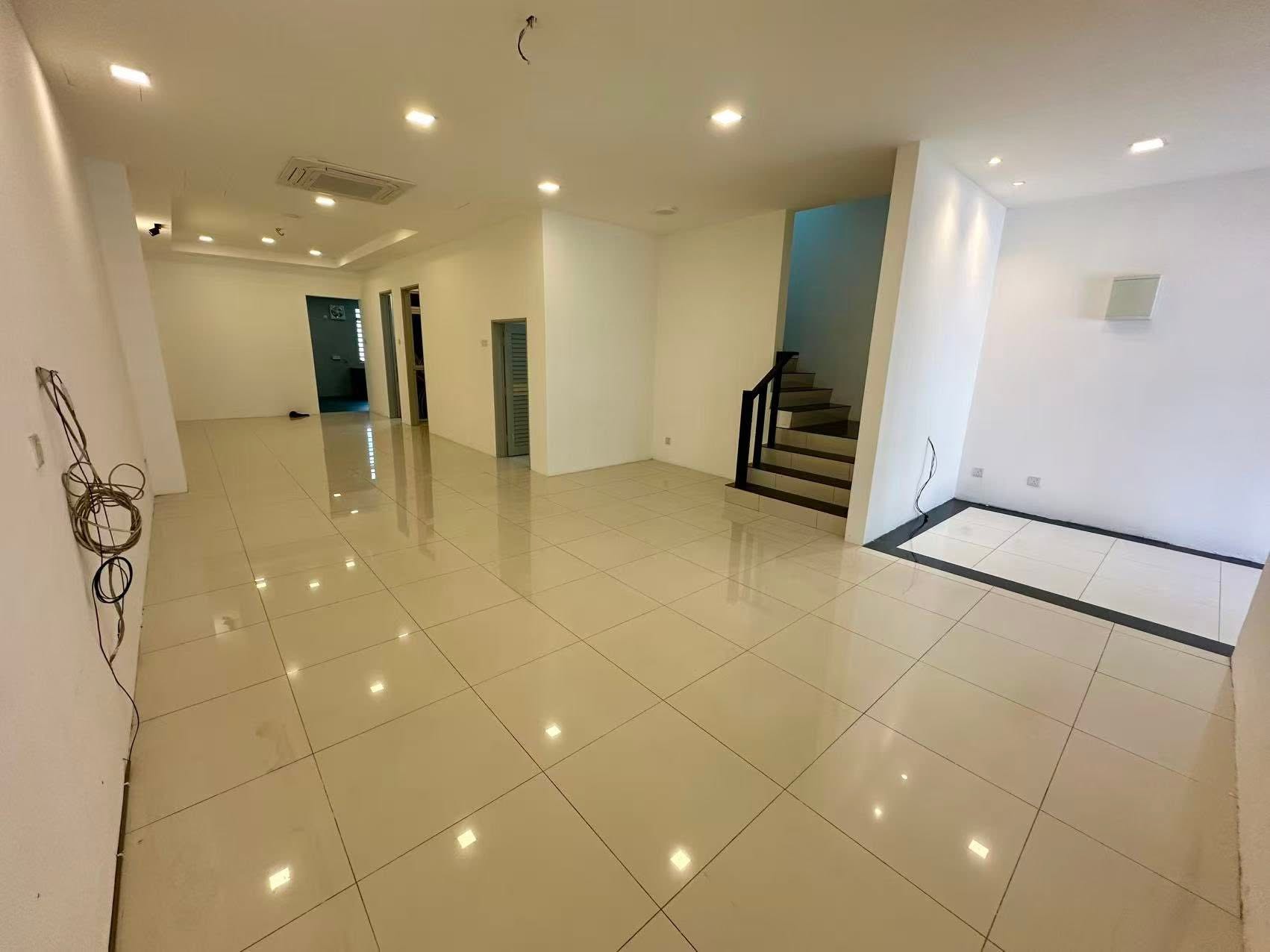 BELOW MARKET VALUE SPPK Taman Casa Lapangan Double Storey Terrace House For Sale Ipoh  - Image 2
