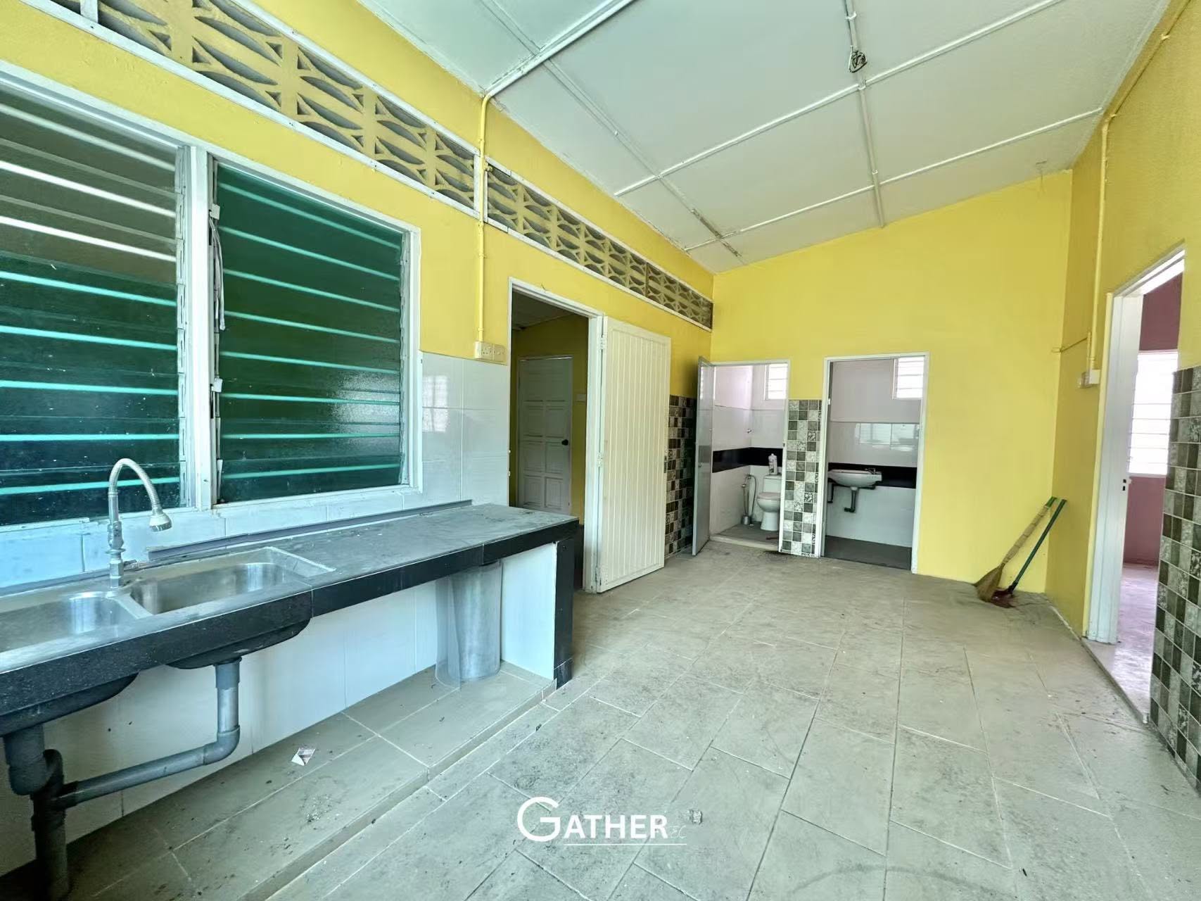 Lahat Single Storey Bungalow House For Sale Ipoh - Image 9