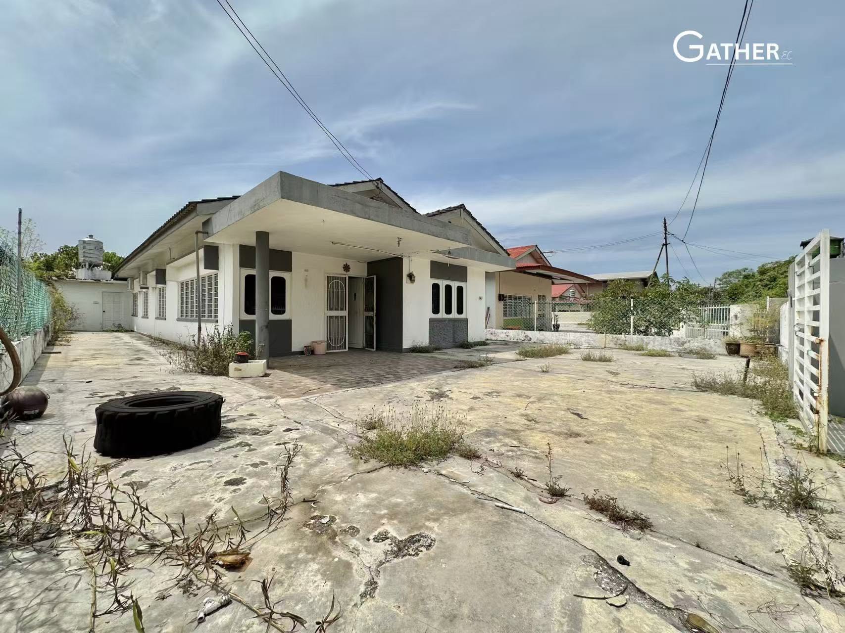 Lahat Single Storey Bungalow House For Sale Ipoh - Image 2