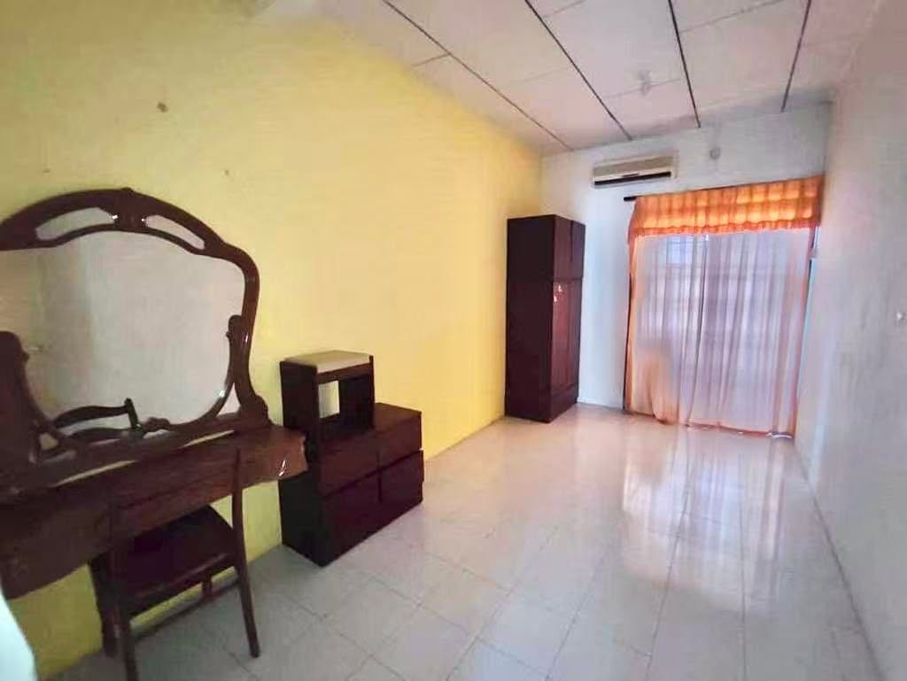 BELOW MARKET VALUE MENGLEMBU TAMAN KLEDANG EMAS 2 STOREY INTERMEDIATE CORNER HOUSE FOR SALE - Image 5
