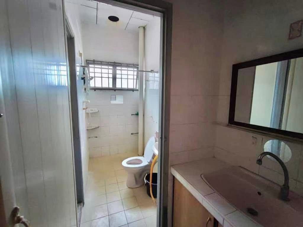 BELOW MARKET VALUE MENGLEMBU TAMAN KLEDANG EMAS 2 STOREY INTERMEDIATE CORNER HOUSE FOR SALE - Image 7