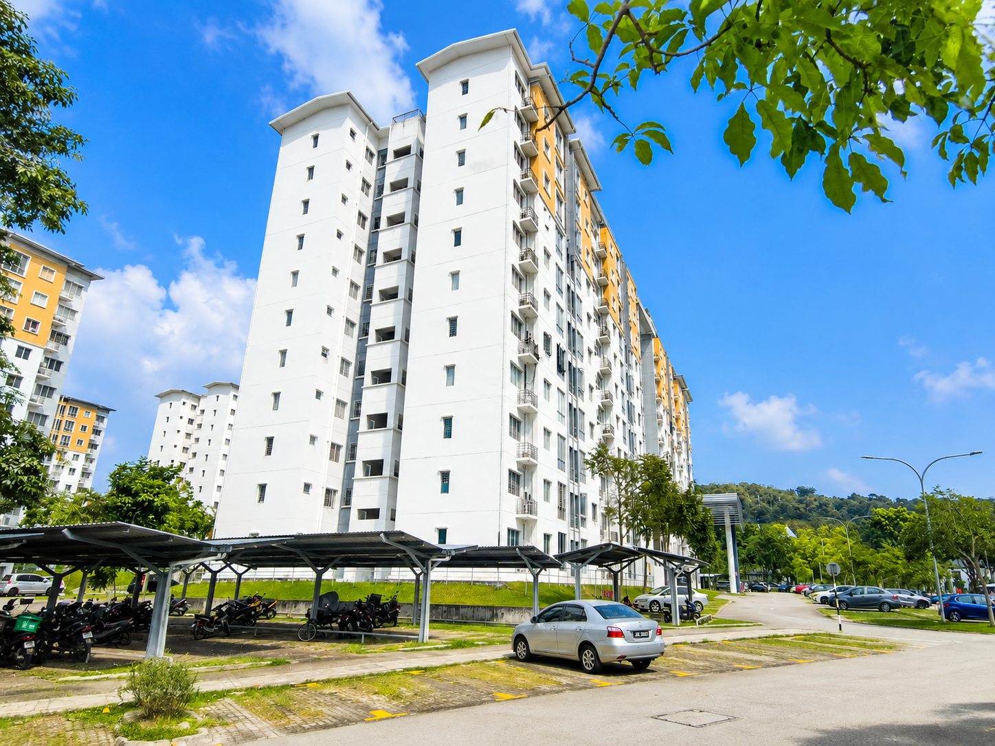 Freehold 3-Bed Condo for Sale in Seri Baiduri, Setia Alam - 920 sqft - Image 4