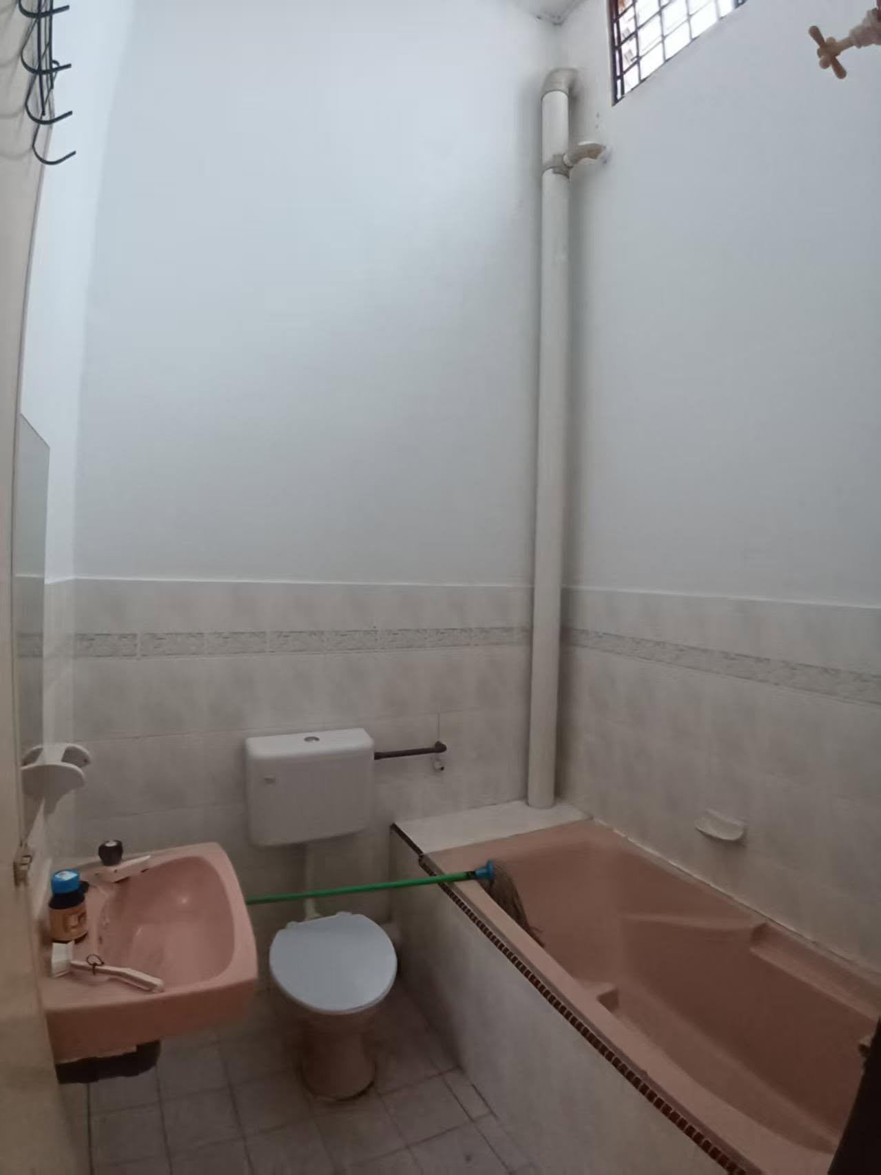 PENGKALAN Taman Pengkalan Gerbang Mutiara 2 Storey Terrace House For Sale  - Image 9