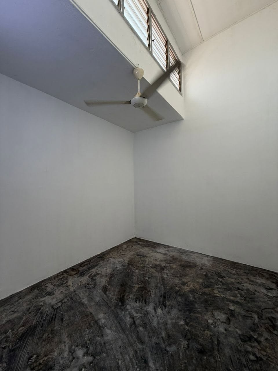 First Garden Single Storey Terrace House For Sale - Image 6