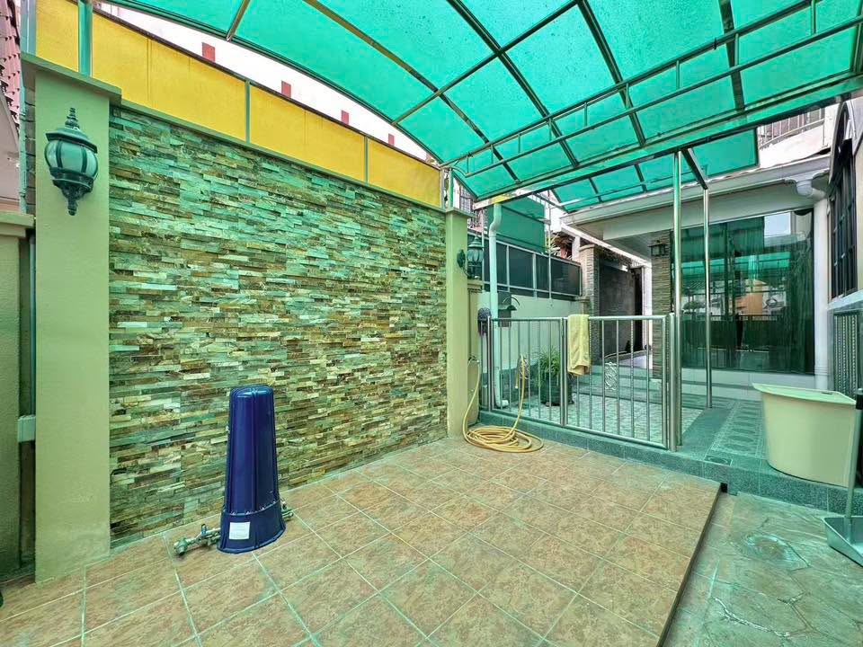 Taman Song Choon RENOVATED and FURNISHED 2.5 Storey Semi D For Sale - Image 3