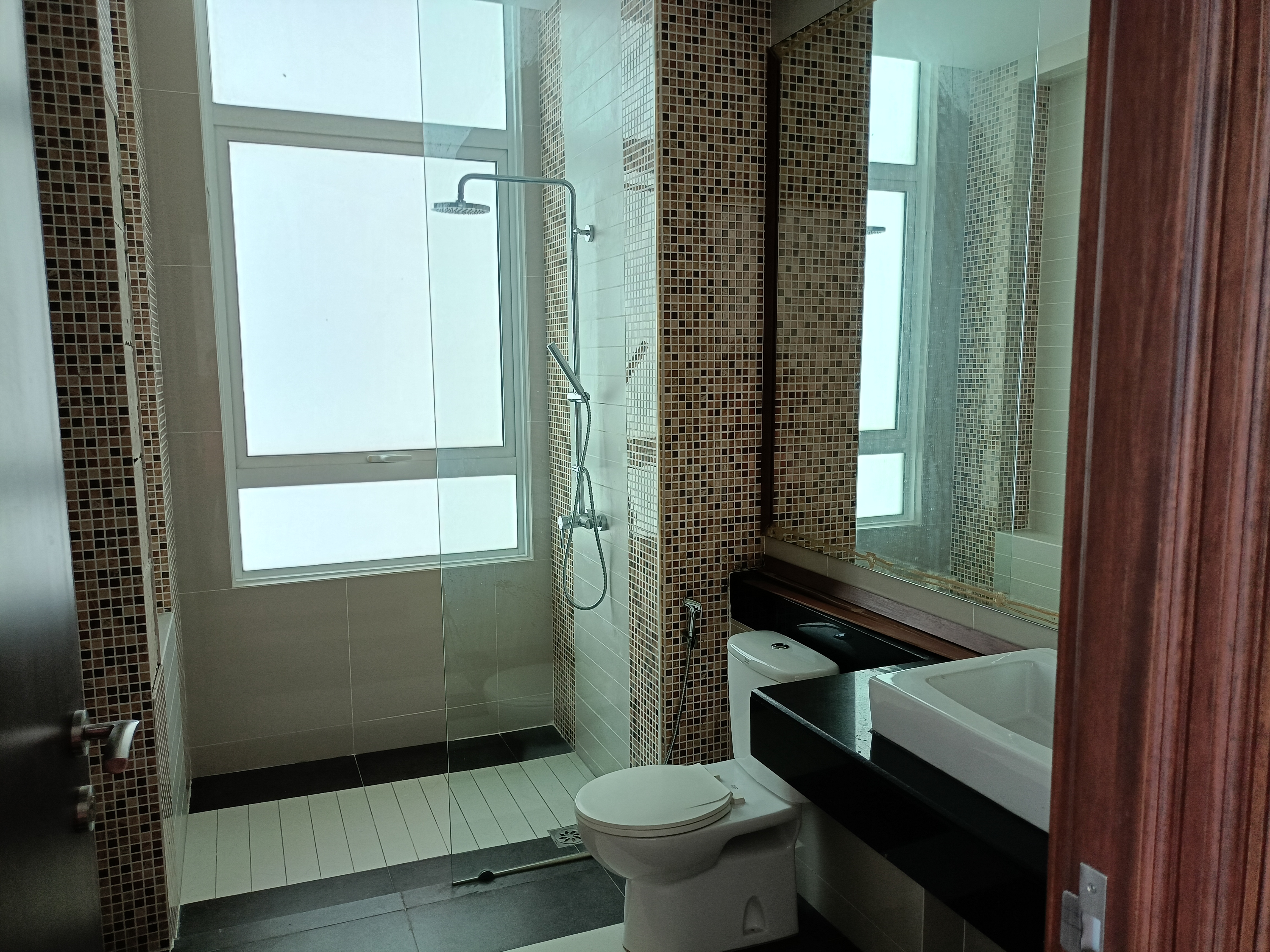 H Residence Luxury Condo with 2 carparks 5000sf morning sun balcony - Image 7