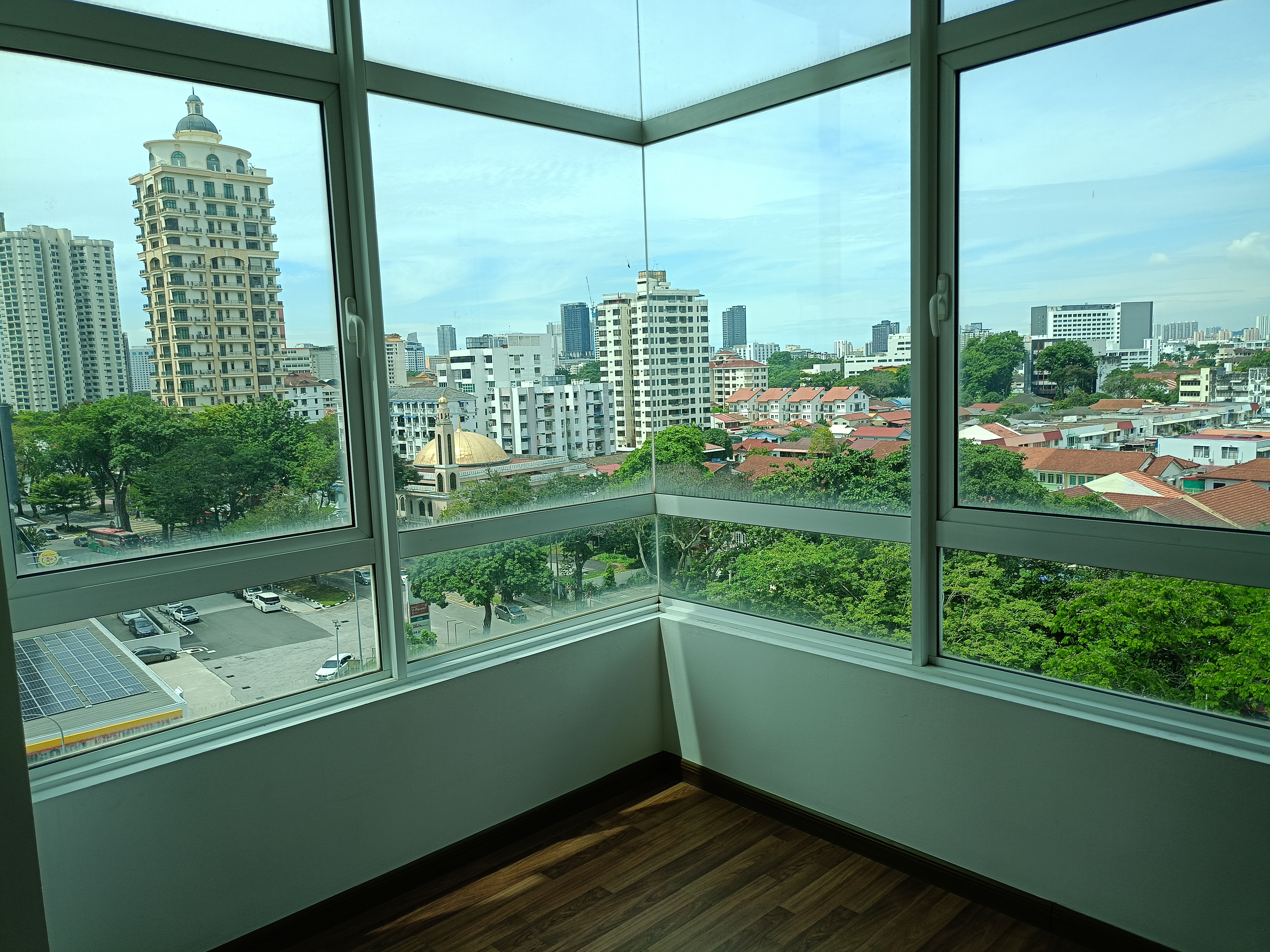 H Residence Luxury Condo with 2 carparks 5000sf morning sun balcony - Image 8