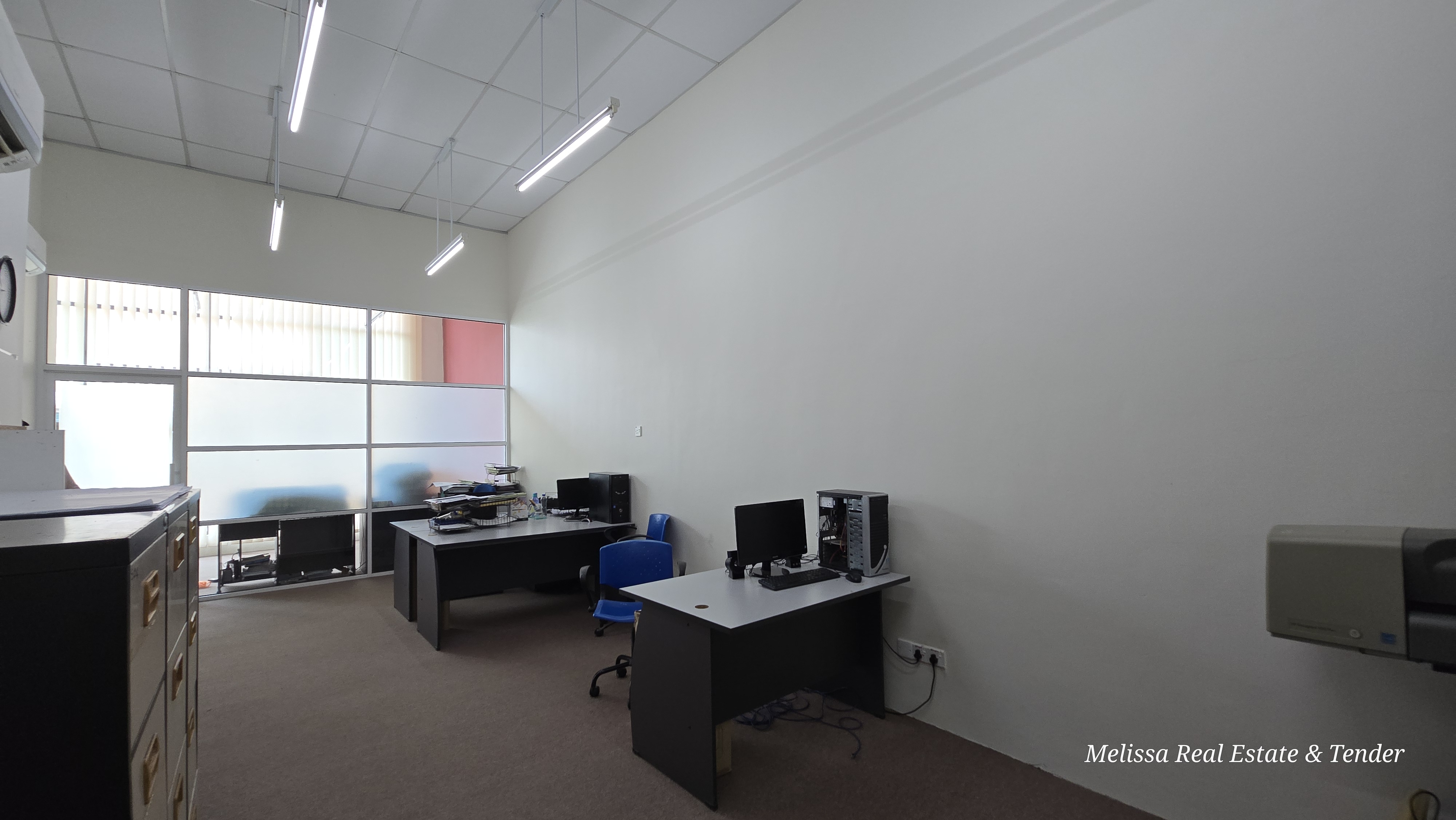 Renovated Office Lot Bandar Putra Nice View Partitioned Room - Image 2
