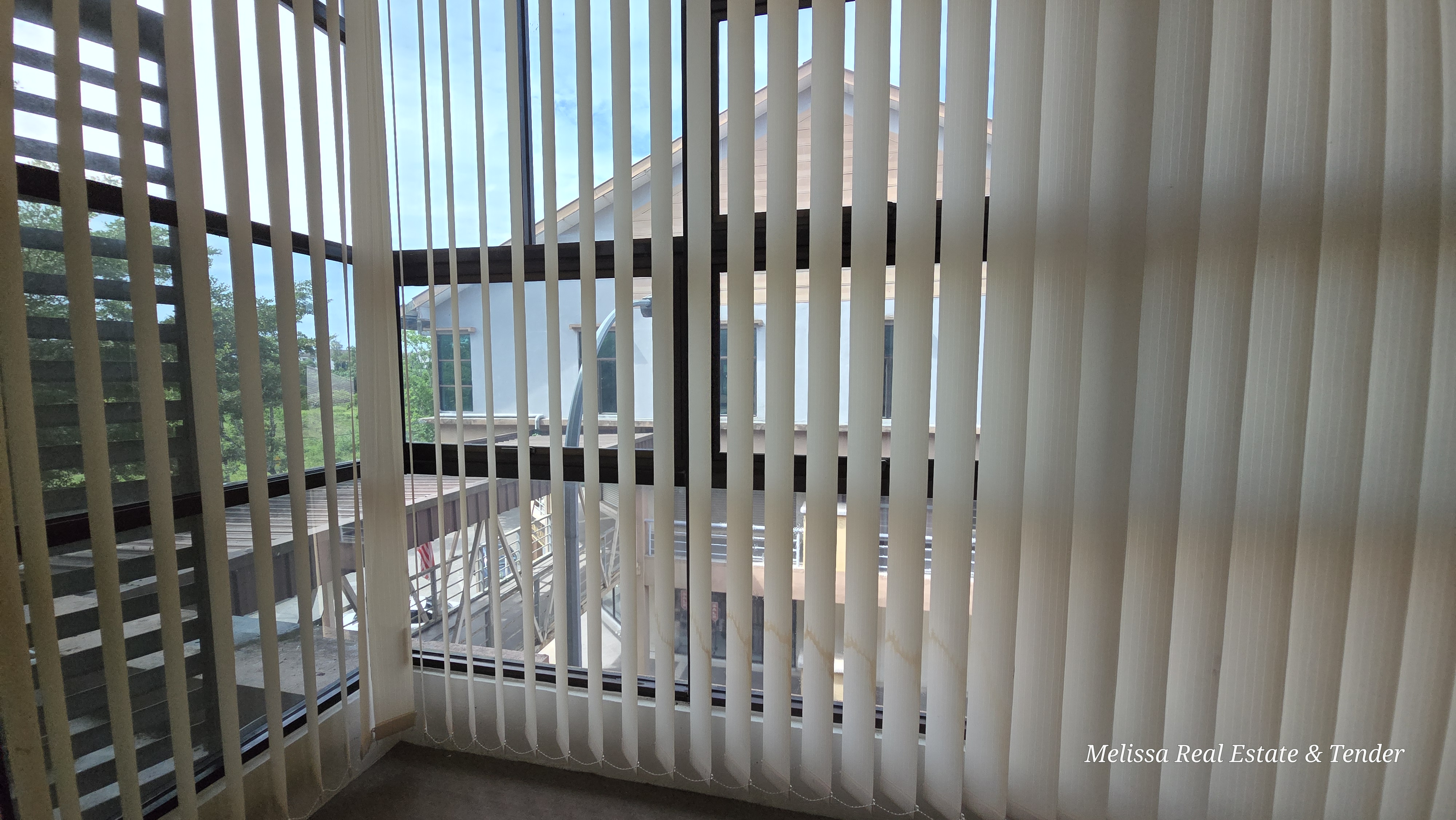 Renovated Office Lot Bandar Putra Nice View Partitioned Room - Image 3