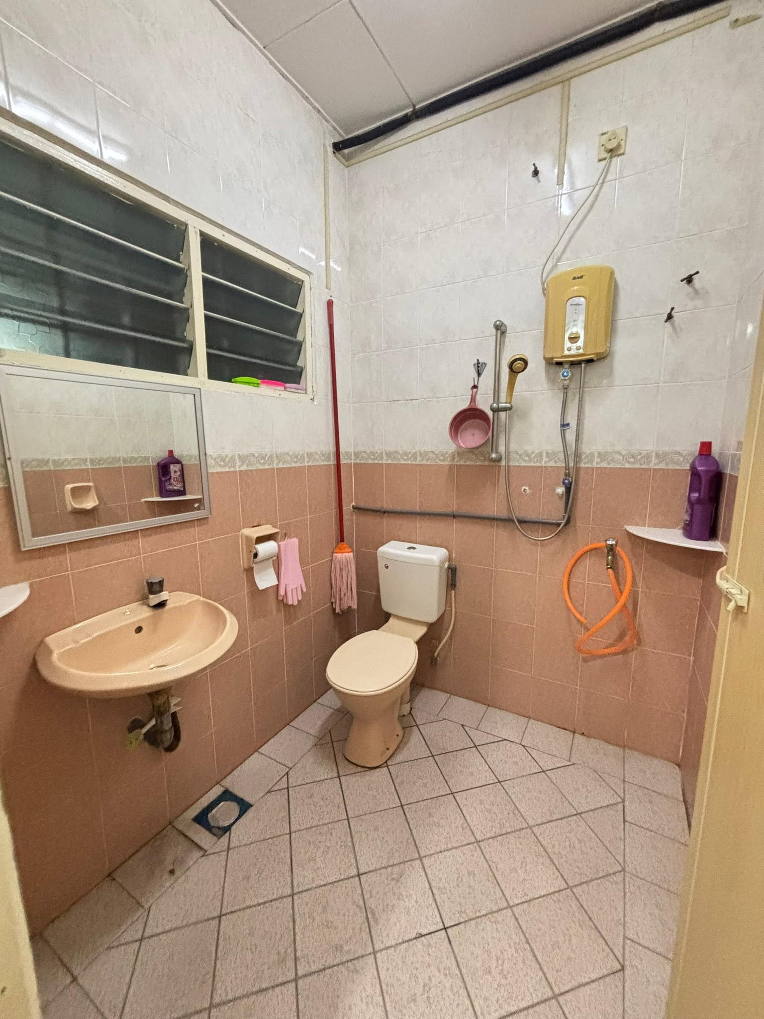 BANDAR BARU TAMBUN Double Storey Terrace house for Sale IPOH - Image 11