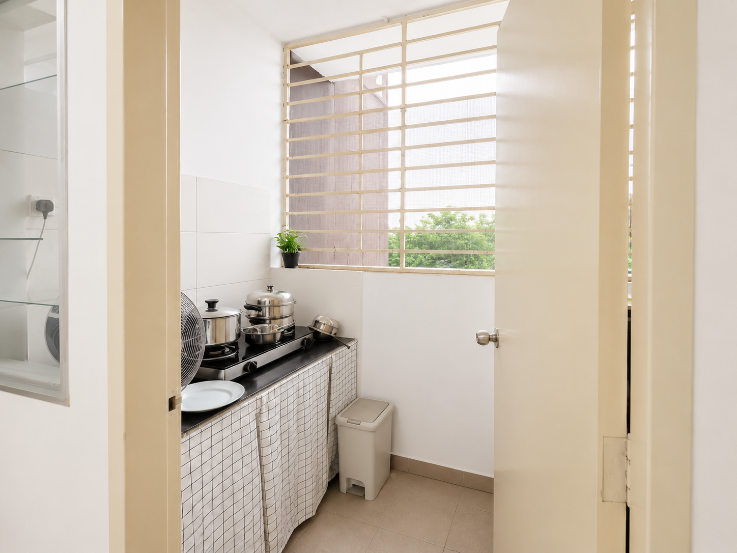 Freehold Seri Mutiara in Setia Alam, 939sqft with 2 Car Parks - Image 4