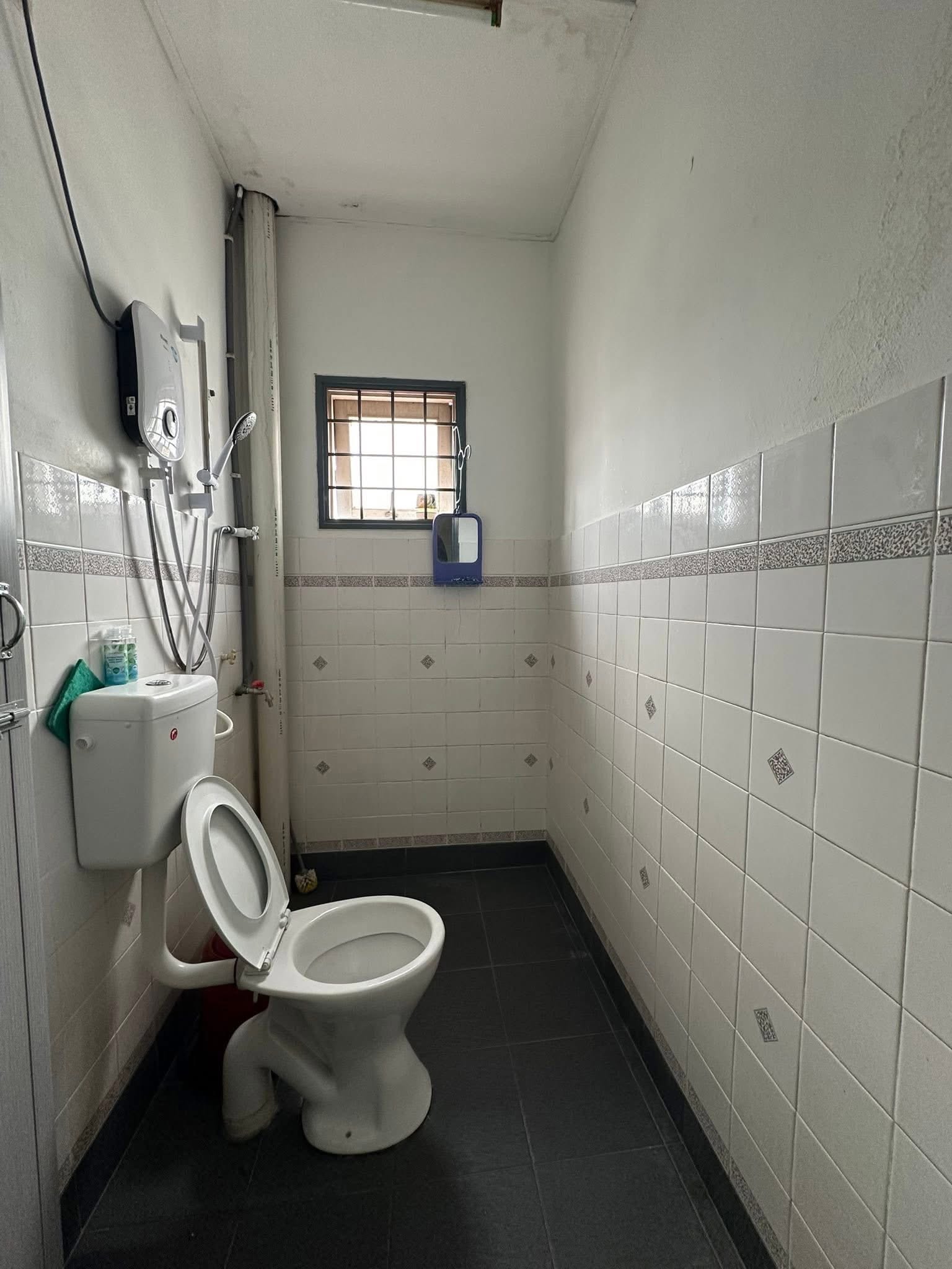 Bercham Pakatan Jaya 2 Storey Terrace (Intermediate Corner Unit) For Sale - Image 5
